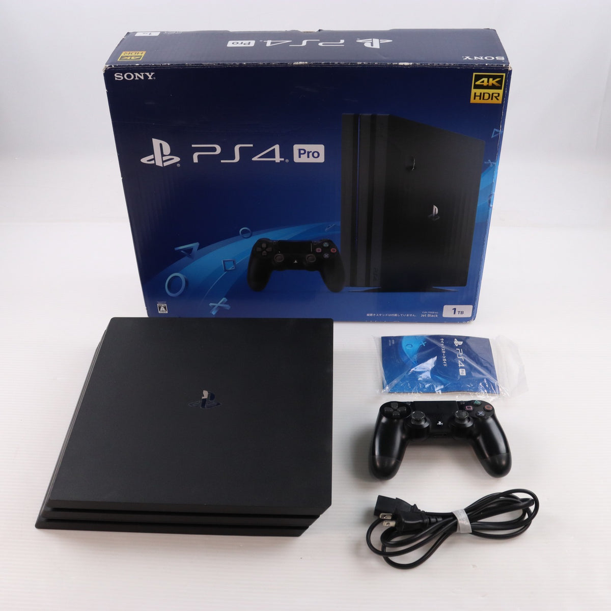【中古即納】[PS4] (本体) PlayStation 4 Pro(プレイステーション4 プロ) ジェット・ブラック 1TB SIE(CUH-7100BB01)(20170929)