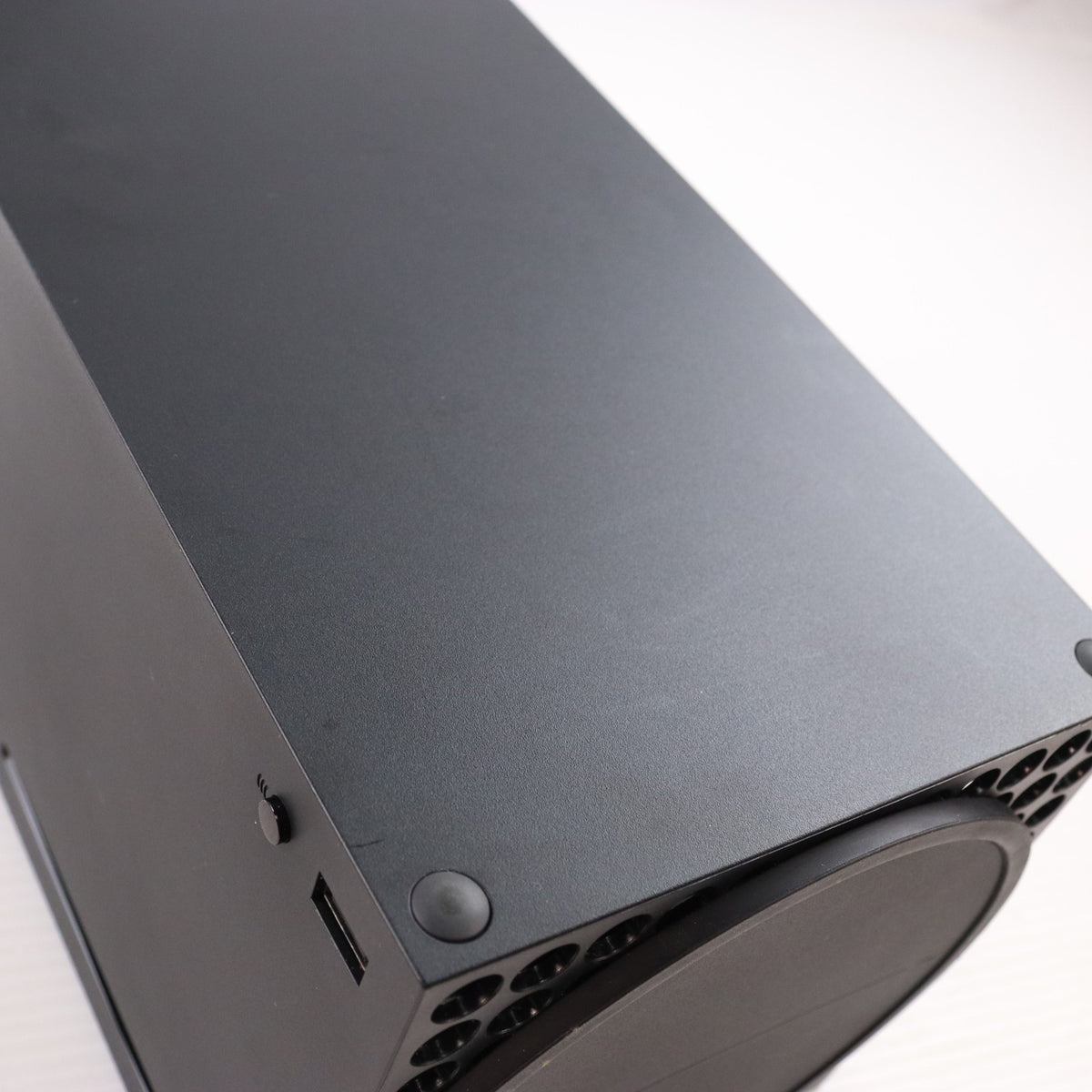 【中古即納】[XboxX/S] (本体) Xbox Series X 1TB 日本マイクロソフト(RRT-00015)(20201110)