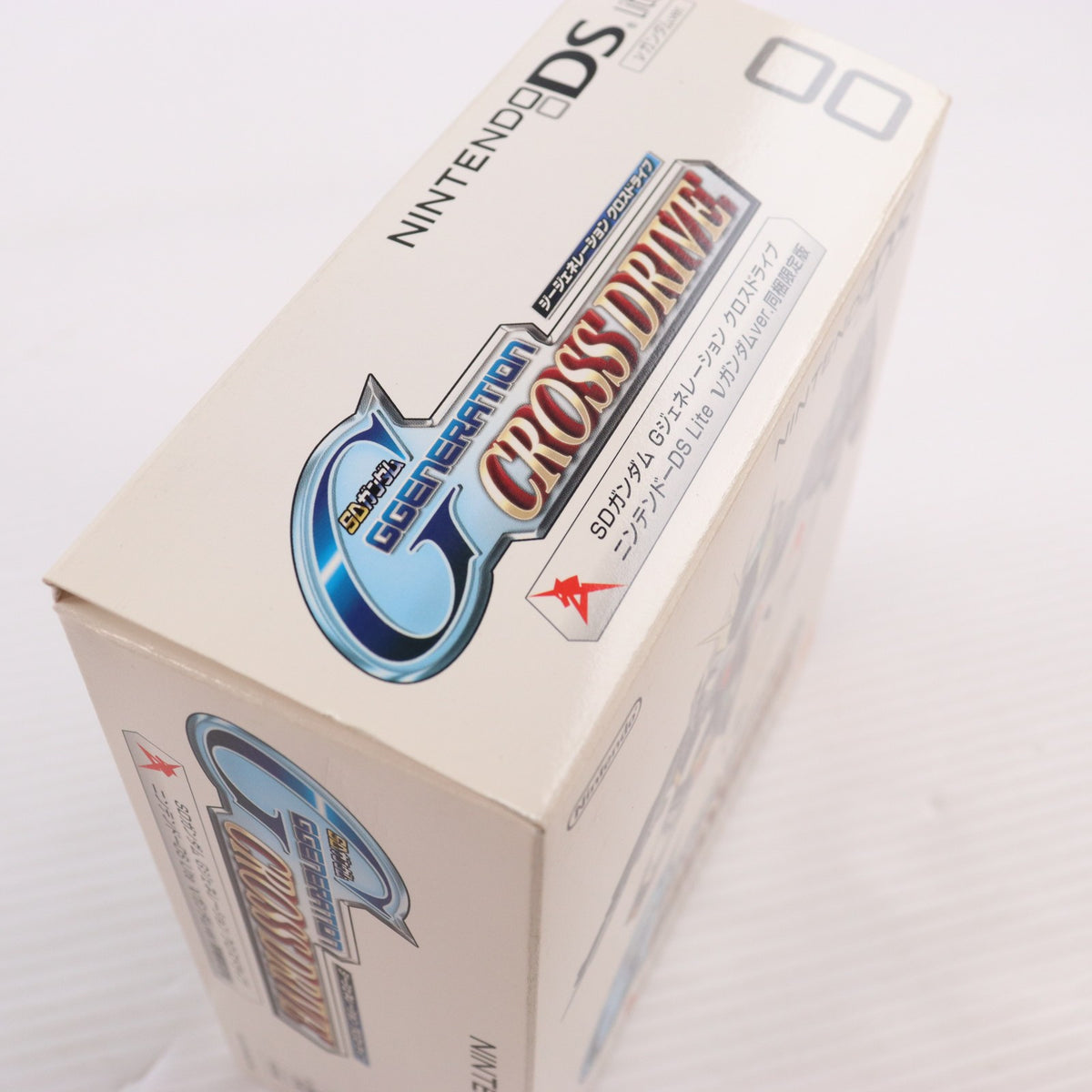 【中古即納】[NDS] (本体) SDガンダム Gジェネレーション クロスドライブ ニンテンドーDS Lite(ライト) クリスタルホワイト vガンダムVer. 同梱限定版 バンダイナムコゲームス(USG-S-GWDJE)(20070809)