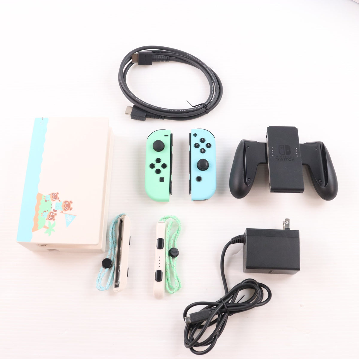 【中古即納】[Switch] (本体)(ソフト無し) Nintendo Switch(ニンテンドースイッチ) あつまれ どうぶつの森セット 任天堂(HAD-S-KEAGC)(20200320)