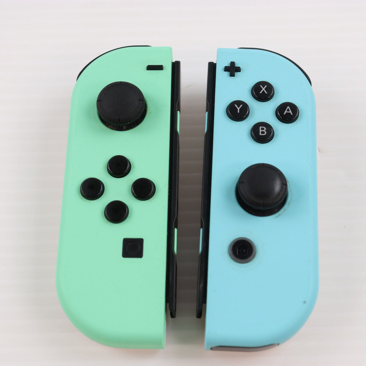 【中古即納】[Switch] (本体)(ソフト無し) Nintendo Switch(ニンテンドースイッチ) あつまれ どうぶつの森セット 任天堂(HAD-S-KEAGC)(20200320)
