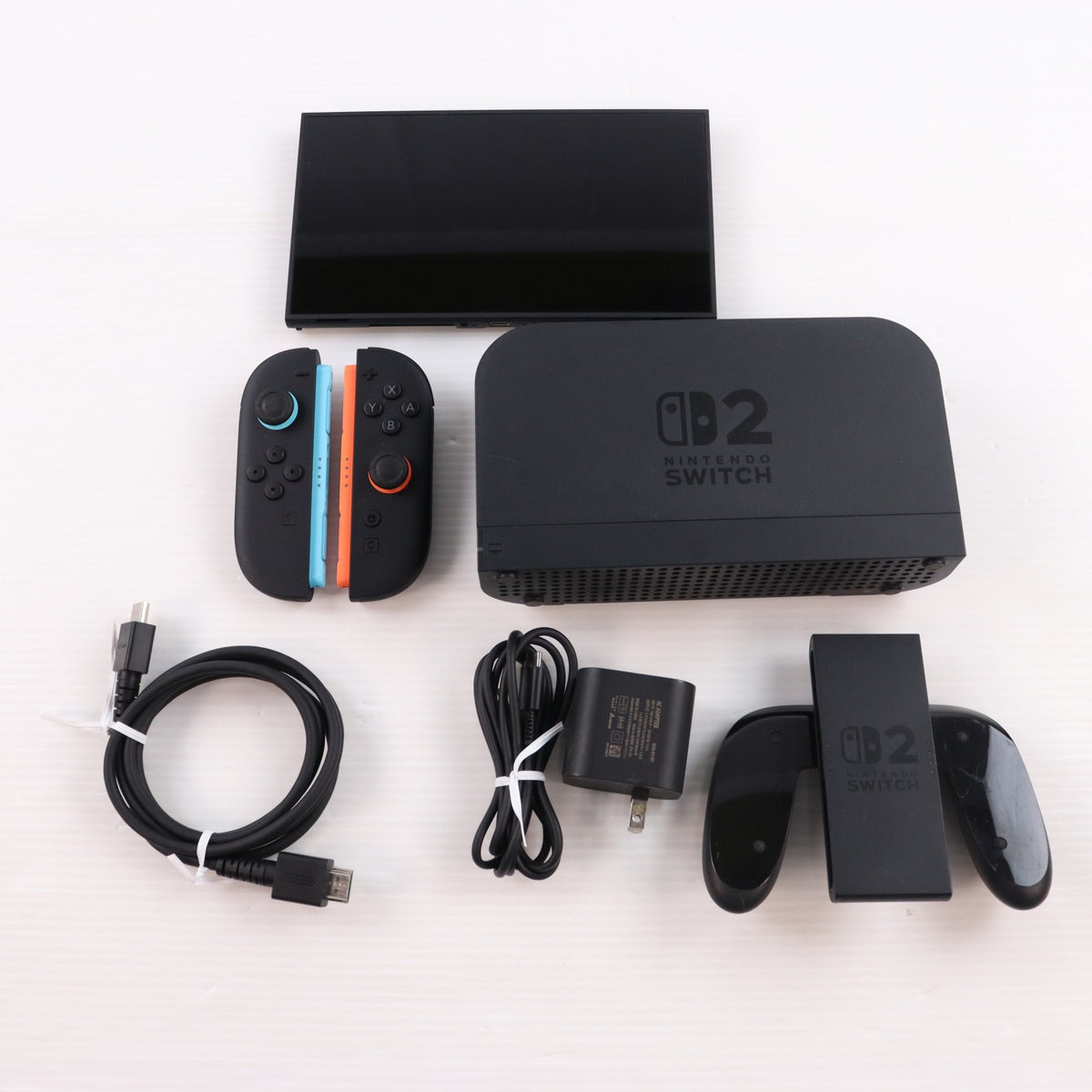 【中古即納】[Switch2] (本体)(ソフト無し) Nintendo Switch 2(ニンテンドースイッチ2)(日本語・国内専用) マリオカート ワールド セット 任天堂(BEE-S-KB6PA)(20250605)