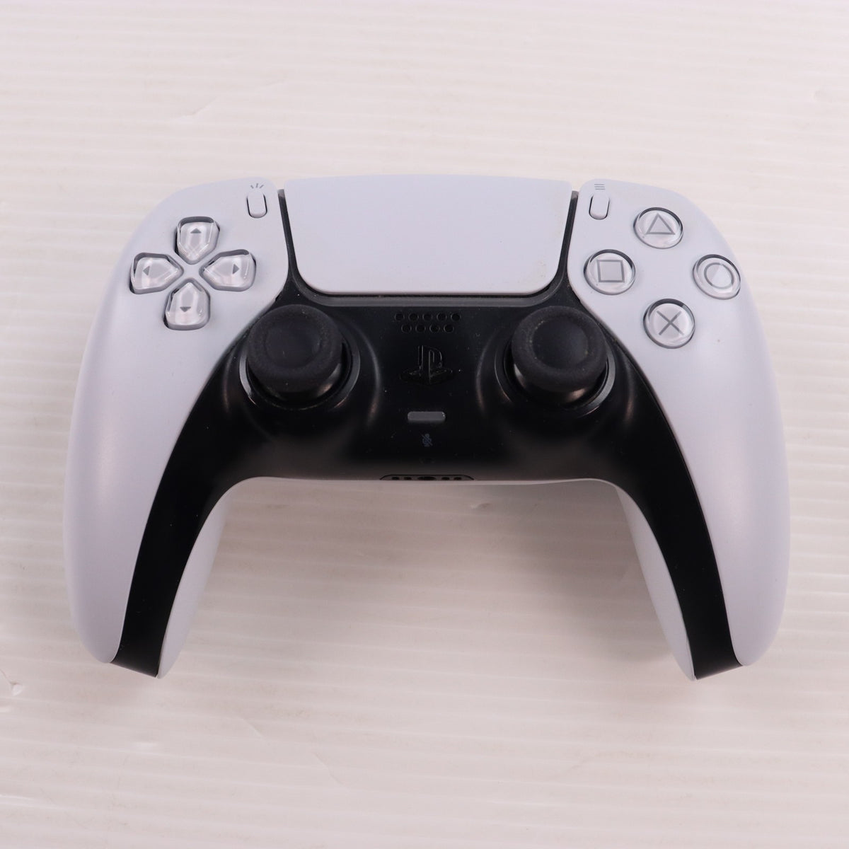 【中古即納】[PS5] (本体) PlayStation 5(プレイステーション5) SIE(CFI-1200A01)(20220915)
