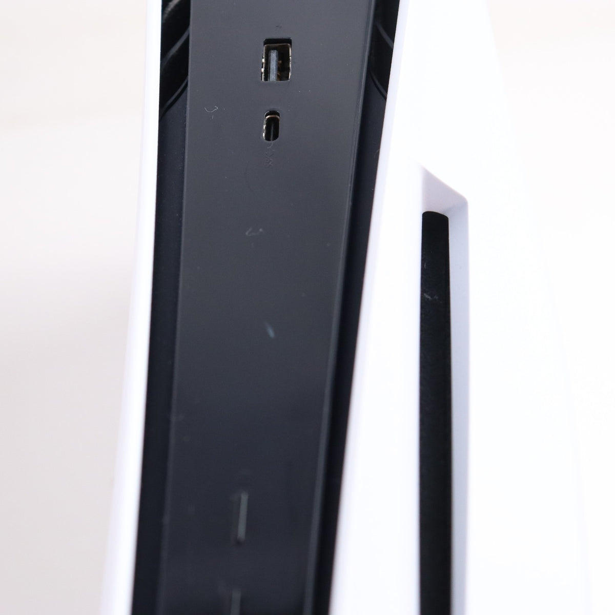 【中古即納】[PS5] (本体) PlayStation 5(プレイステーション5) SIE(CFI-1200A01)(20220915)