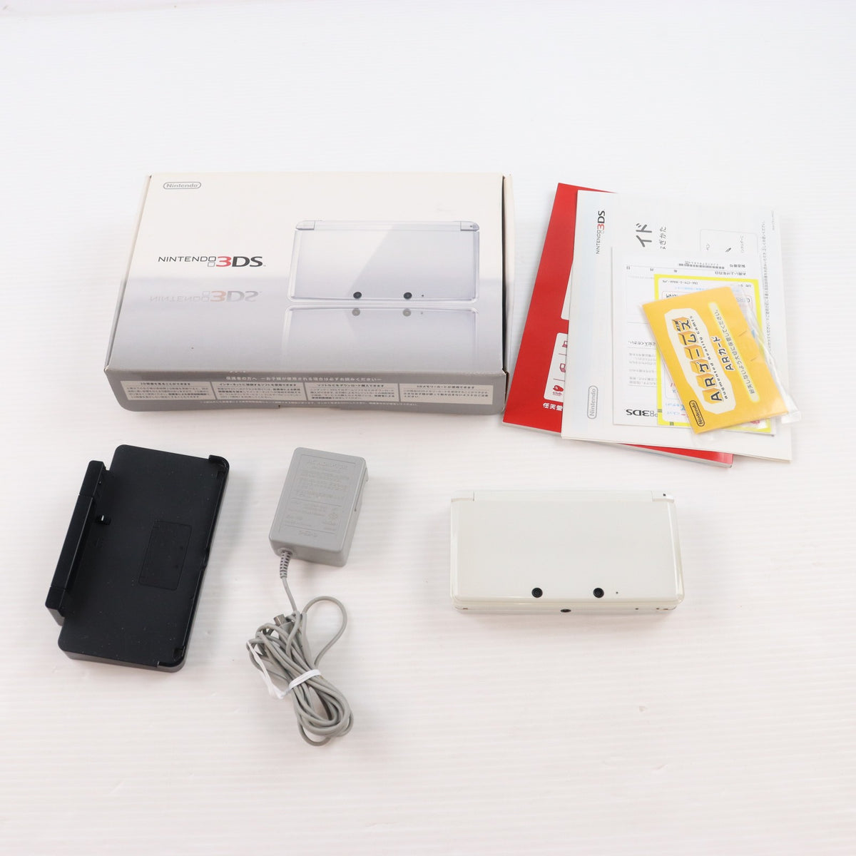 【中古即納】[3DS] (本体) ニンテンドー3DS アイスホワイト 任天堂(CTR-S-WAAA)(20111103)