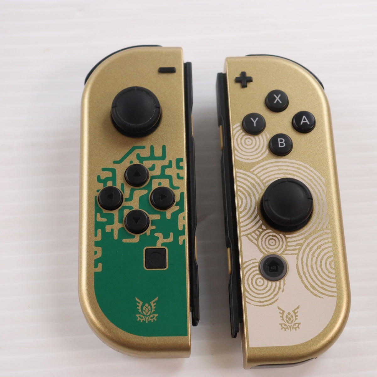 【中古即納】[Switch] (本体) Nintendo Switch(ニンテンドースイッチ) 有機ELモデル ゼルダの伝説 ティアーズ オブ ザ キングダムエディション 任天堂(HEG-S-KDAAA)(20230429)