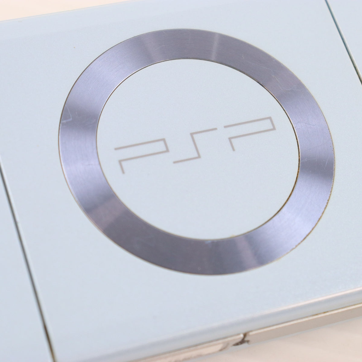 【中古即納】[PSP] (本体) PlayStation Portable(プレイステーション・ポータブル) フェリシア・ブルー SCE(PSP-2000FB)(20070920)