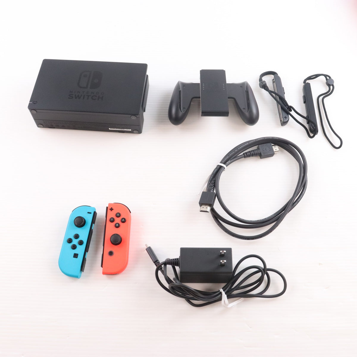【中古即納】[Switch] (本体) Nintendo Switch(ニンテンドースイッチ) Joy-Con(L) ネオンブルー/(R) ネオンレッド 任天堂(HAD-S-KABAA)(20190830)