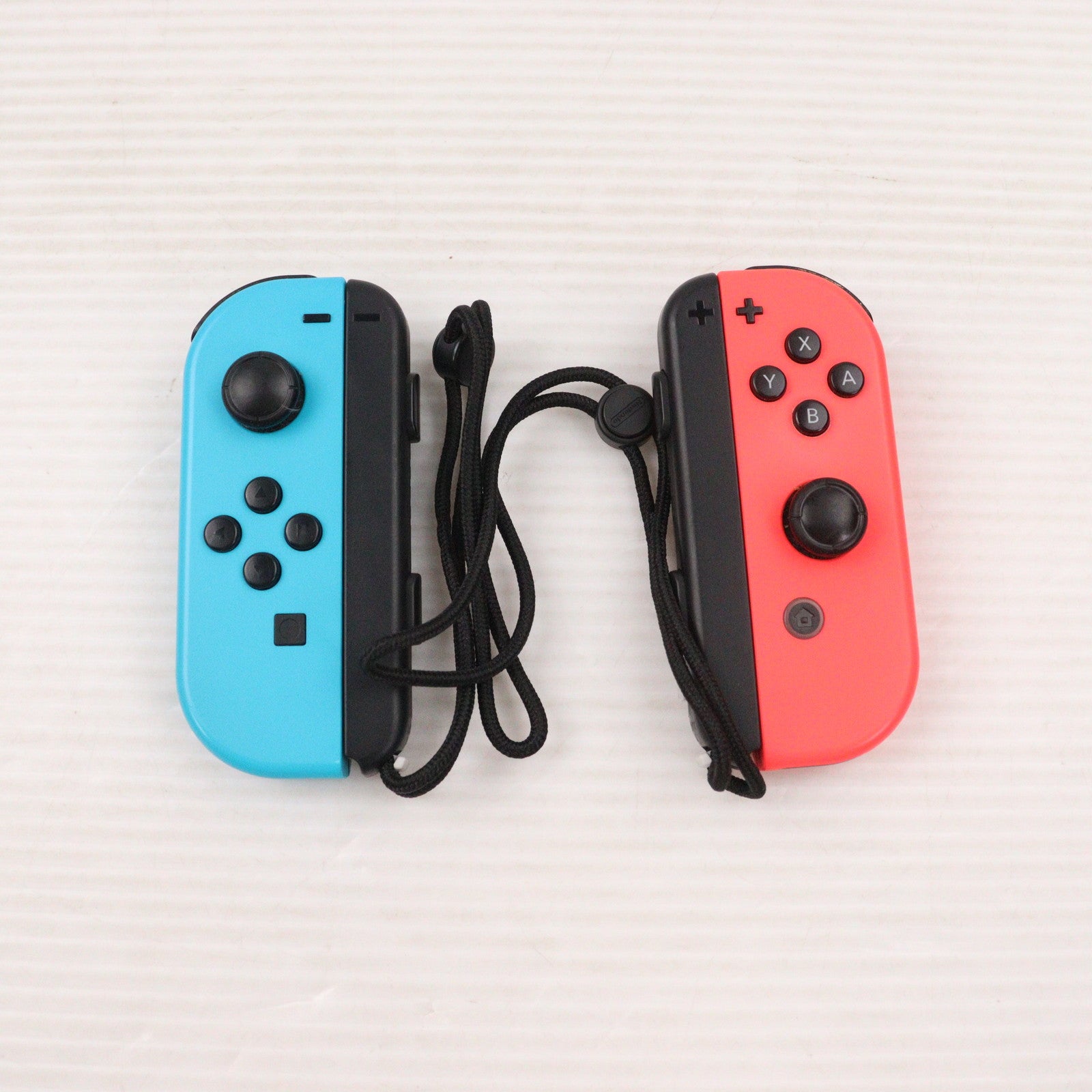 【中古即納】[ACC][Switch] Joy-Con(L) ネオンレッド/(R) ネオンブルー(ジョイコンL ネオンレッド/R ネオンブルー) 任天堂(HAC-A-JAEAA)(20170303)