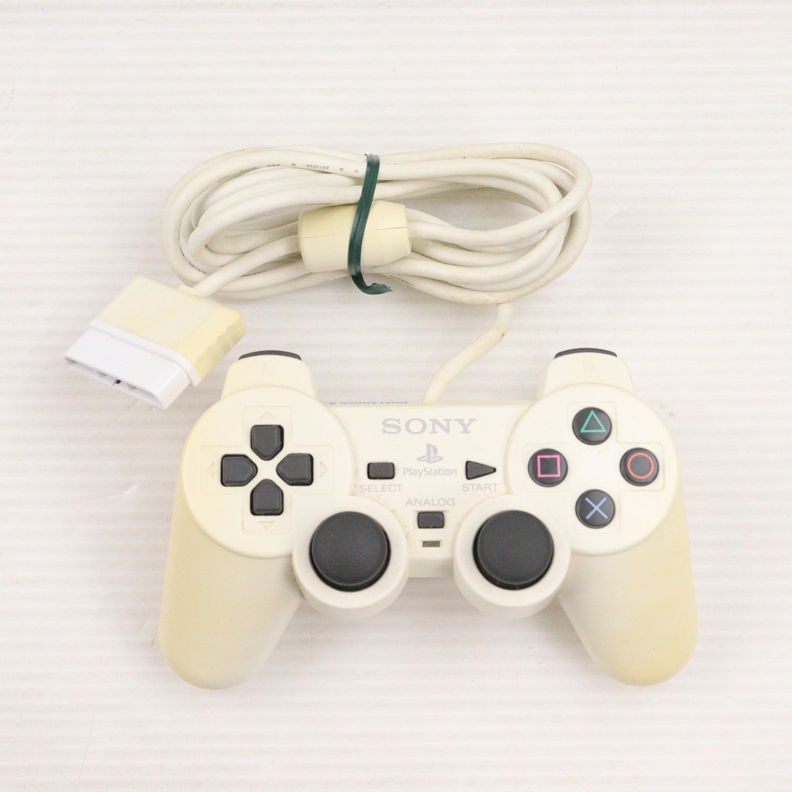 【中古即納】[ACC][PS2] アナログコントローラー DUALSHOCK2(デュアルショック2) セラミック・ホワイト SCE(SCPH-10010CW)(20031204)