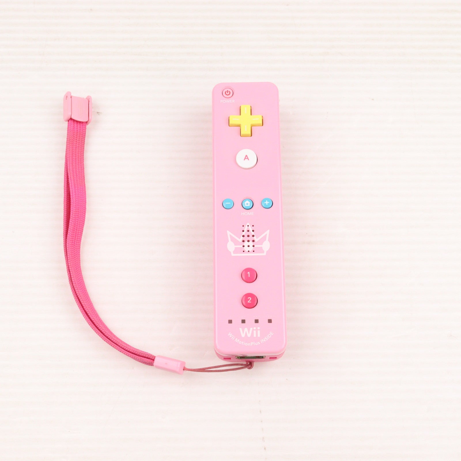 【中古即納】[ACC][WiiU] Wiiリモコンプラス ピーチ(Wii/Wii U用) 任天堂(RVL-A-PNPC)(20140529)