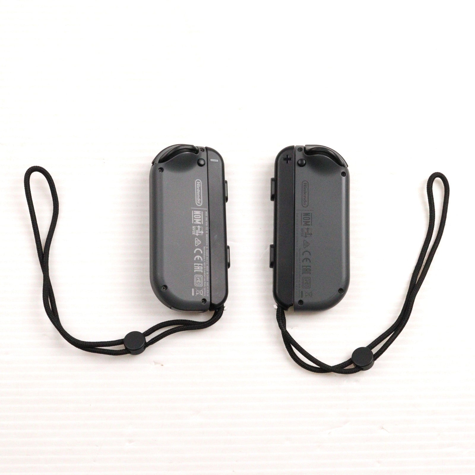 【中古即納】[ACC][Switch] Joy-Con(L)/(R) グレー(ジョイコンL/R グレー) 任天堂(HAC-A-JAAAA)(20170303)