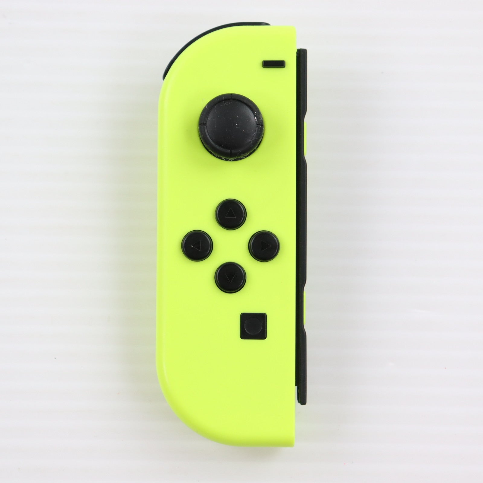 【中古即納】[ACC][Switch] マイニンテンドーストア限定 Joy-Con(L) ネオンイエロー(ジョイコンL ネオンイエロー) 任天堂(HAC-A-JLYAA)(20170616)