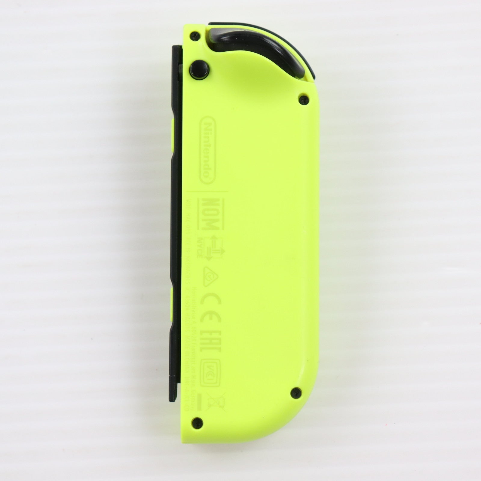 【中古即納】[ACC][Switch] マイニンテンドーストア限定 Joy-Con(L) ネオンイエロー(ジョイコンL ネオンイエロー) 任天堂(HAC-A-JLYAA)(20170616)