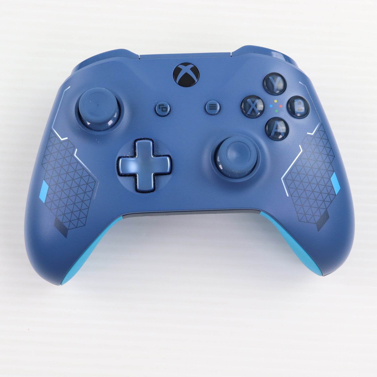 【中古即納】[ACC][XboxOne] Xbox ワイヤレス コントローラー (スポーツ ブルー) 日本マイクロソフト(WL3-00159)(20191001)