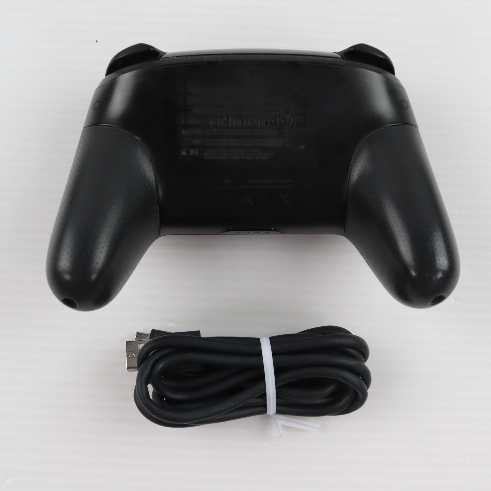 【中古即納】[ACC][Switch] Nintendo Switch Proコントローラー(ニンテンドースイッチ プロコントローラー) 任天堂(HAC-A-FSSKA)(20170303)