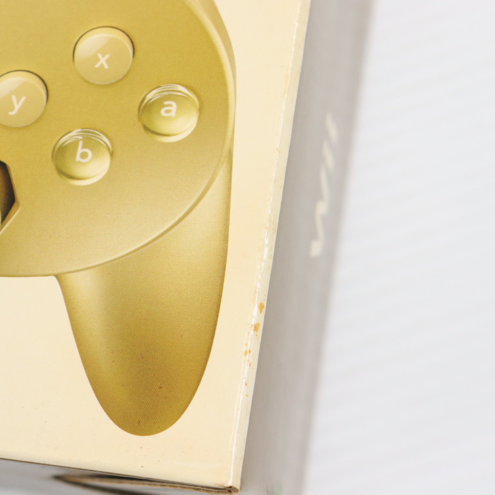 【中古即納】[ACC][Wii] クラブニンテンドー限定景品 ゴールデンクラシックコントローラPRO 任天堂(RVL-A-R2D)(20110630)