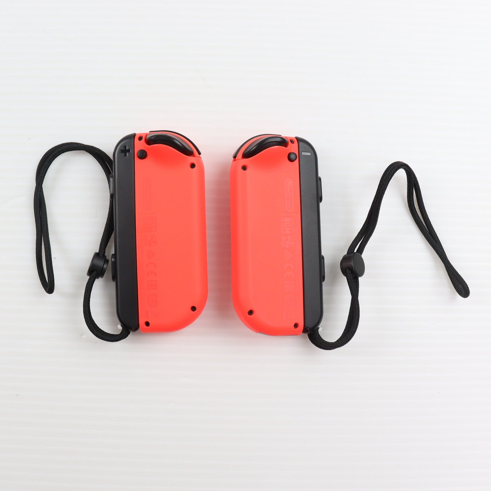 【中古即納】[ACC][Switch] マイニンテンドーストア限定 Joy-Con(L)/(R) ネオンレッド(ジョイコンL/R ネオンレッド) 任天堂(HAC-A-JABAA)(20171027)