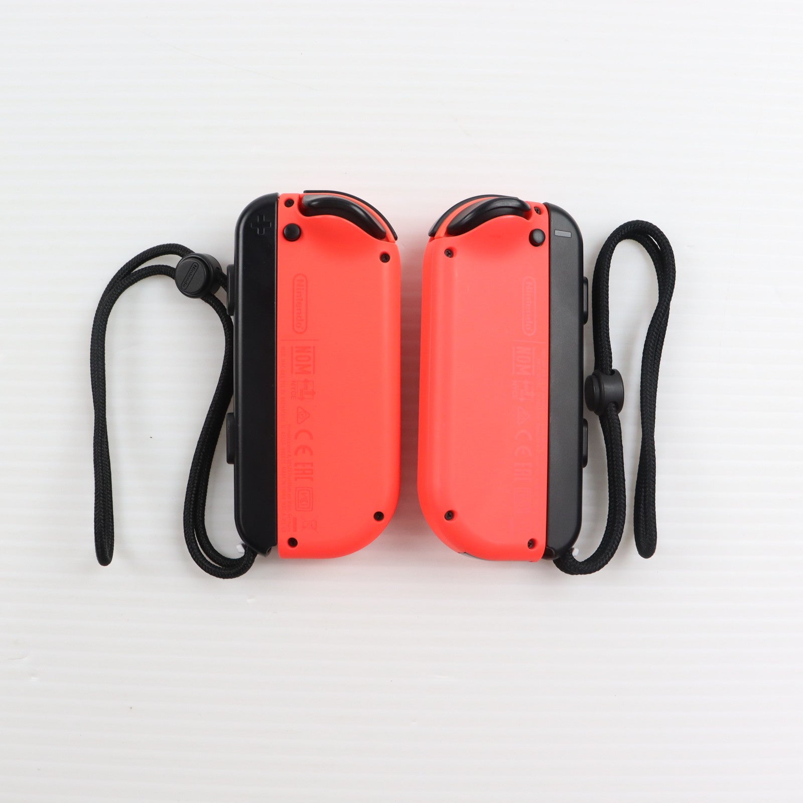 【中古即納】[ACC][Switch] マイニンテンドーストア限定 Joy-Con(L)/(R) ネオンレッド(ジョイコンL/R ネオンレッド) 任天堂(HAC-A-JABAA)(20171027)