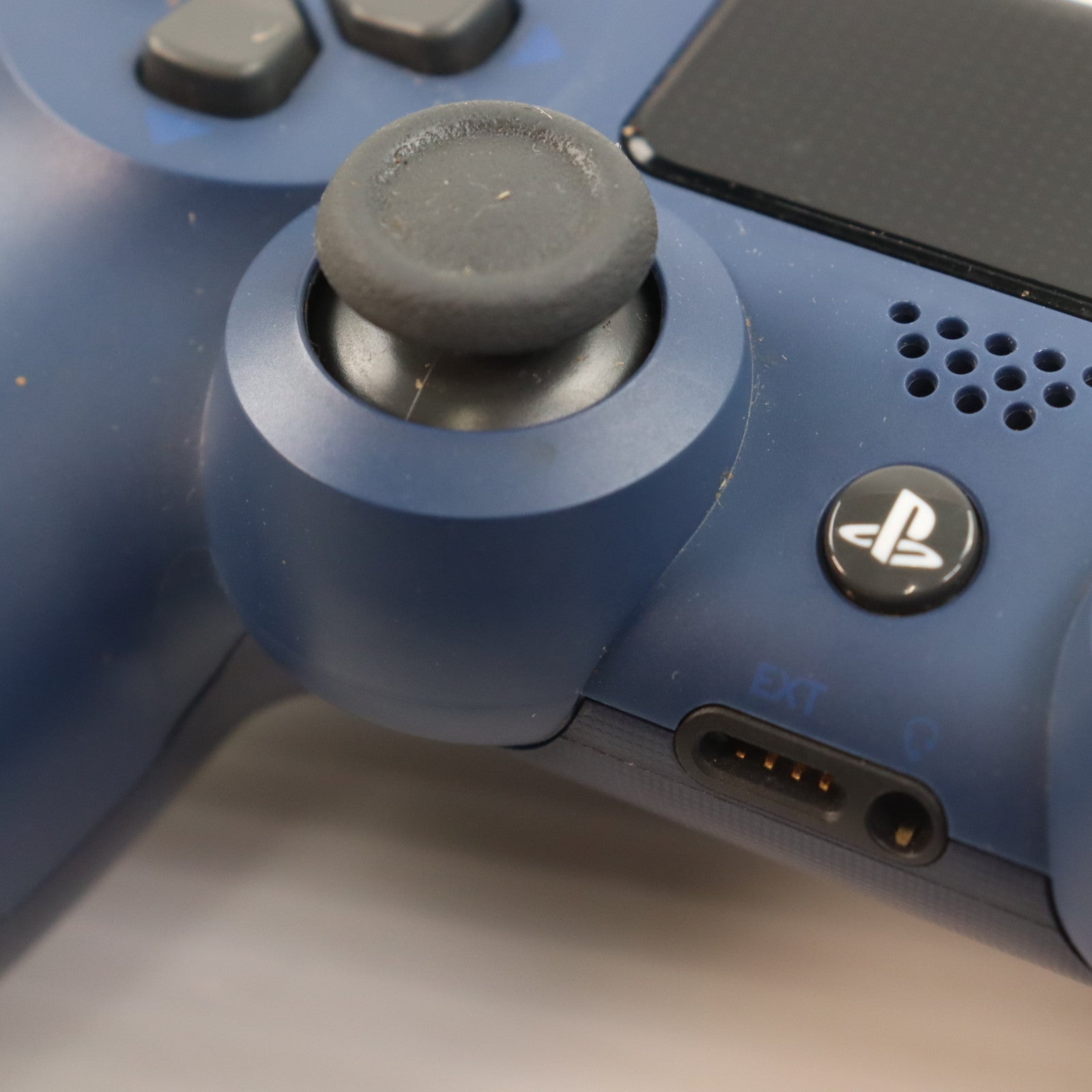 【中古即納】[ACC][PS4] ワイヤレスコントローラー DUALSHOCK4(デュアルショック4) ミッドナイト・ブルー SIE(CUH-ZCT2J22)(20171103)