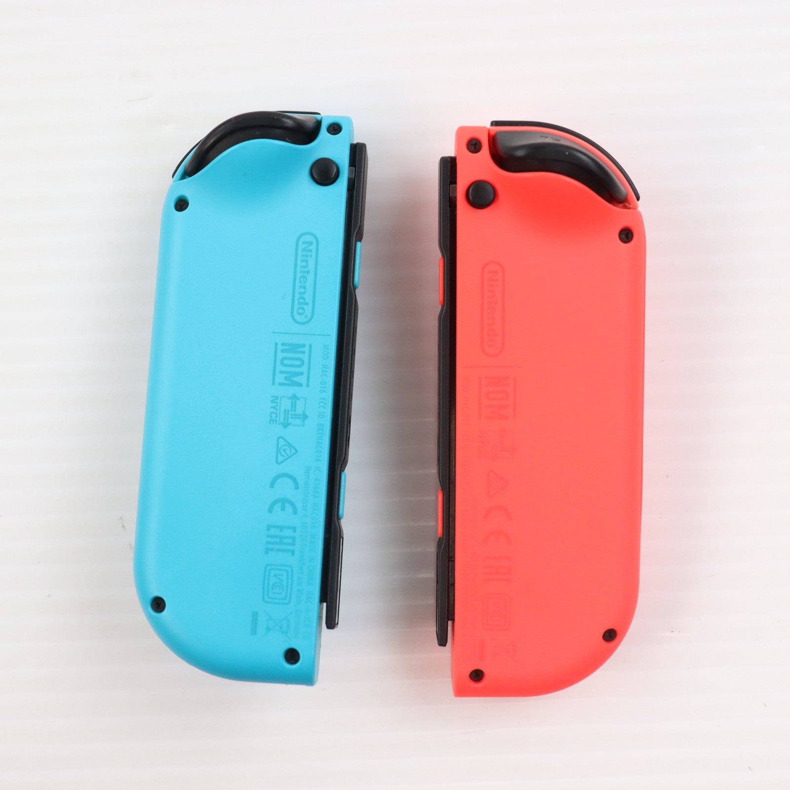 【中古即納】[ACC][Switch] Joy-Con(L) ネオンレッド/(R) ネオンブルー(ジョイコンL ネオンレッド/R ネオンブルー) 任天堂(HAC-A-JAEAA)(20170303)