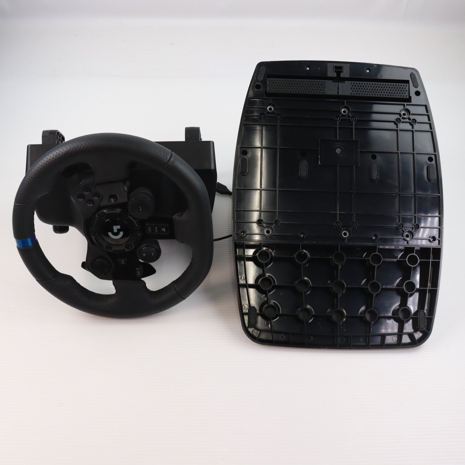 【中古即納】[ACC][PS5] Amazon.co.jp限定 G923d Racing Wheel & Pedal(G923d レーシングホイール&ペダル) ソニーライセンス商品 Logicool(ロジクール)(G923d)(20220930)