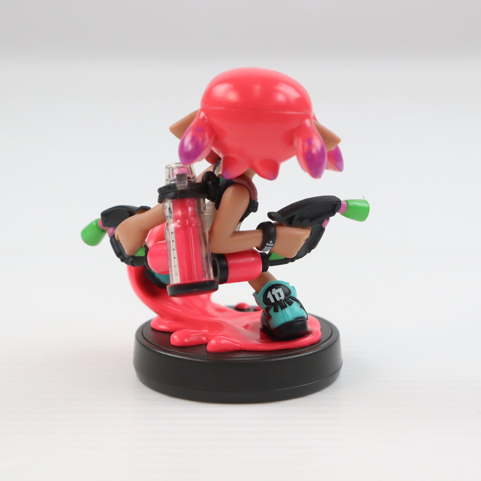 【中古即納】[ACC][Switch] amiibo(アミーボ) ガール【ネオンピンク】(スプラトゥーンシリーズ) 任天堂(NVL-C-AEAJ)(20170721)