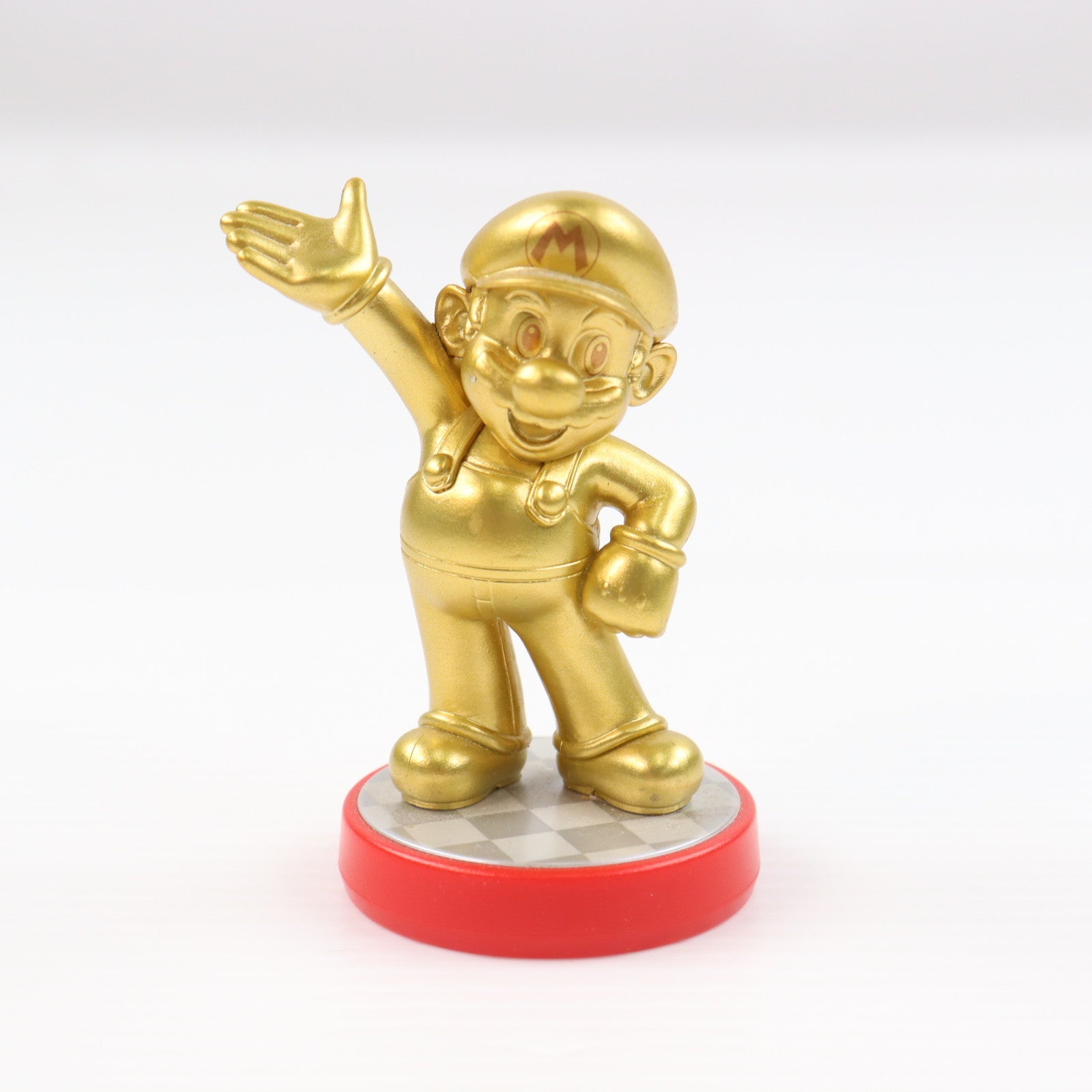 【中古即納】[ACC][Switch] amiibo(アミーボ) マリオ【ゴールドVer.】(スーパーマリオシリーズ) 任天堂(NVL-C-ABAG)(20151217)