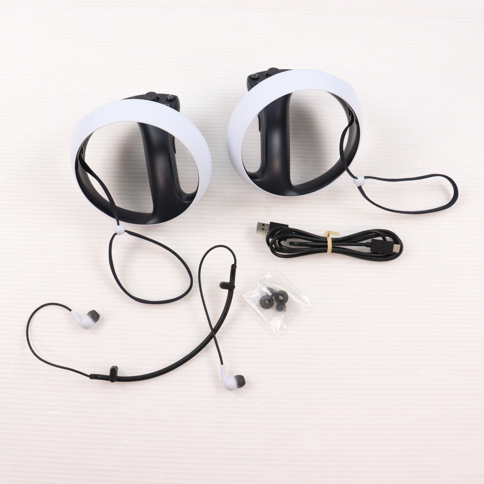 【中古即納】[ACC][PS5] PlayStation VR2(プレイステーションVR2 PSVR2) SIE(CFIJ-17000)(20230222)