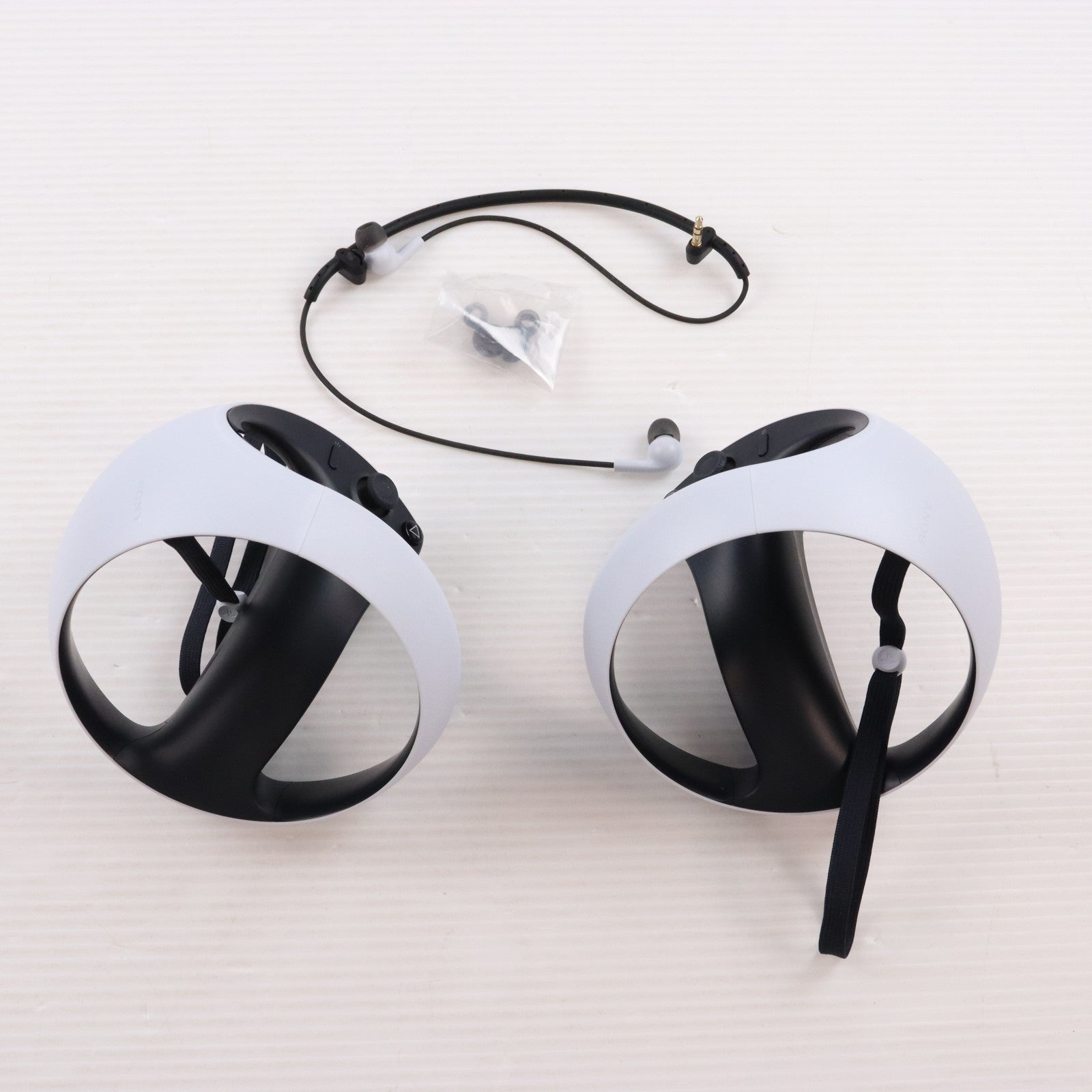 【中古即納】[ACC][PS5] PlayStation VR2(プレイステーションVR2 PSVR2) SIE(CFIJ-17000)(20230222)