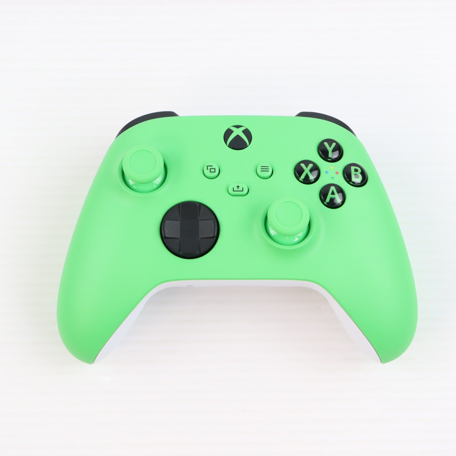 【中古即納】[ACC][XboxX/S] Xbox ワイヤレス コントローラー(ベロシティ グリーン) 日本マイクロソフト(QAU-00092)(20230321)