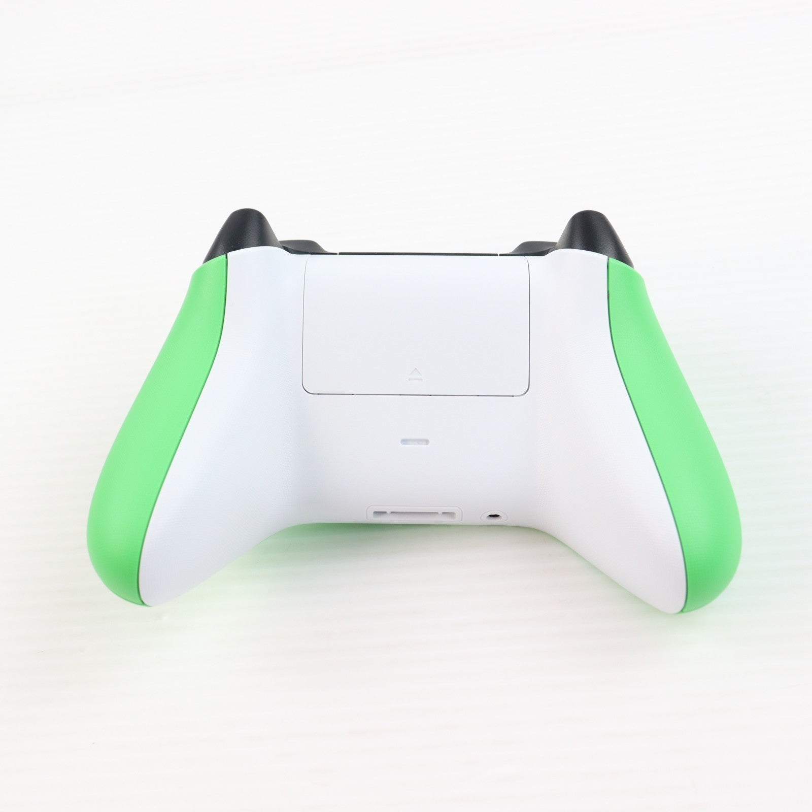 【中古即納】[ACC][XboxX/S] Xbox ワイヤレス コントローラー(ベロシティ グリーン) 日本マイクロソフト(QAU-00092)(20230321)