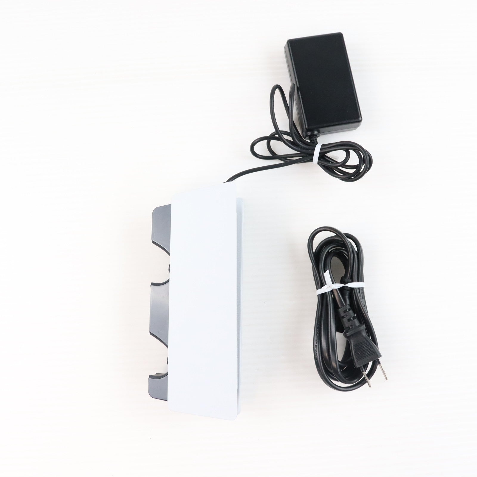 【中古即納】[ACC][PS5] DualSense(デュアルセンス) 充電スタンド SIE(CFI-ZDS1J)(20201112)