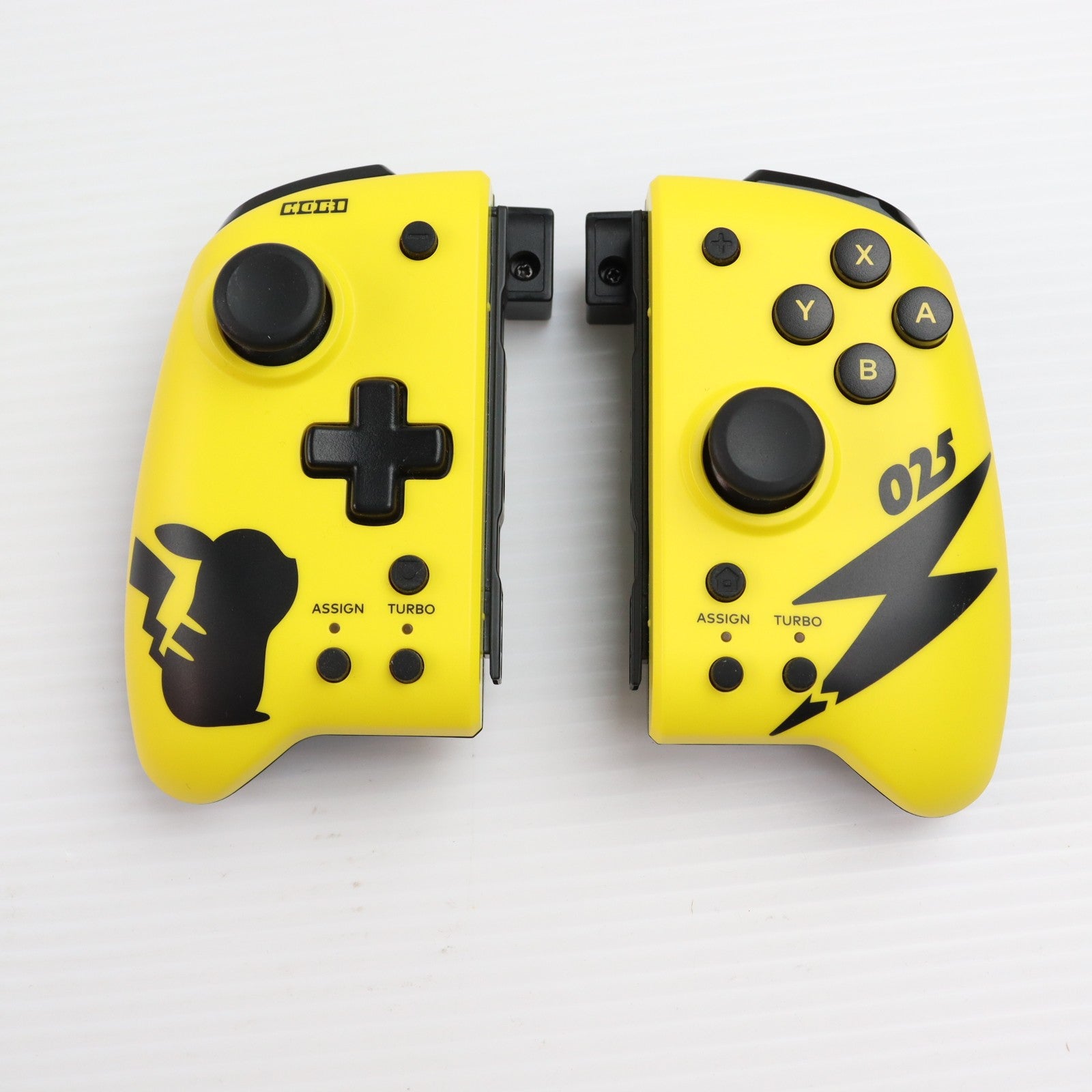 【中古即納】[ACC][Switch] グリップコントローラー for Nintendo Switch(ニンテンドースイッチ) ピカチュウCOOL 任天堂ライセンス商品 HORI(NSW-256)(20201128)