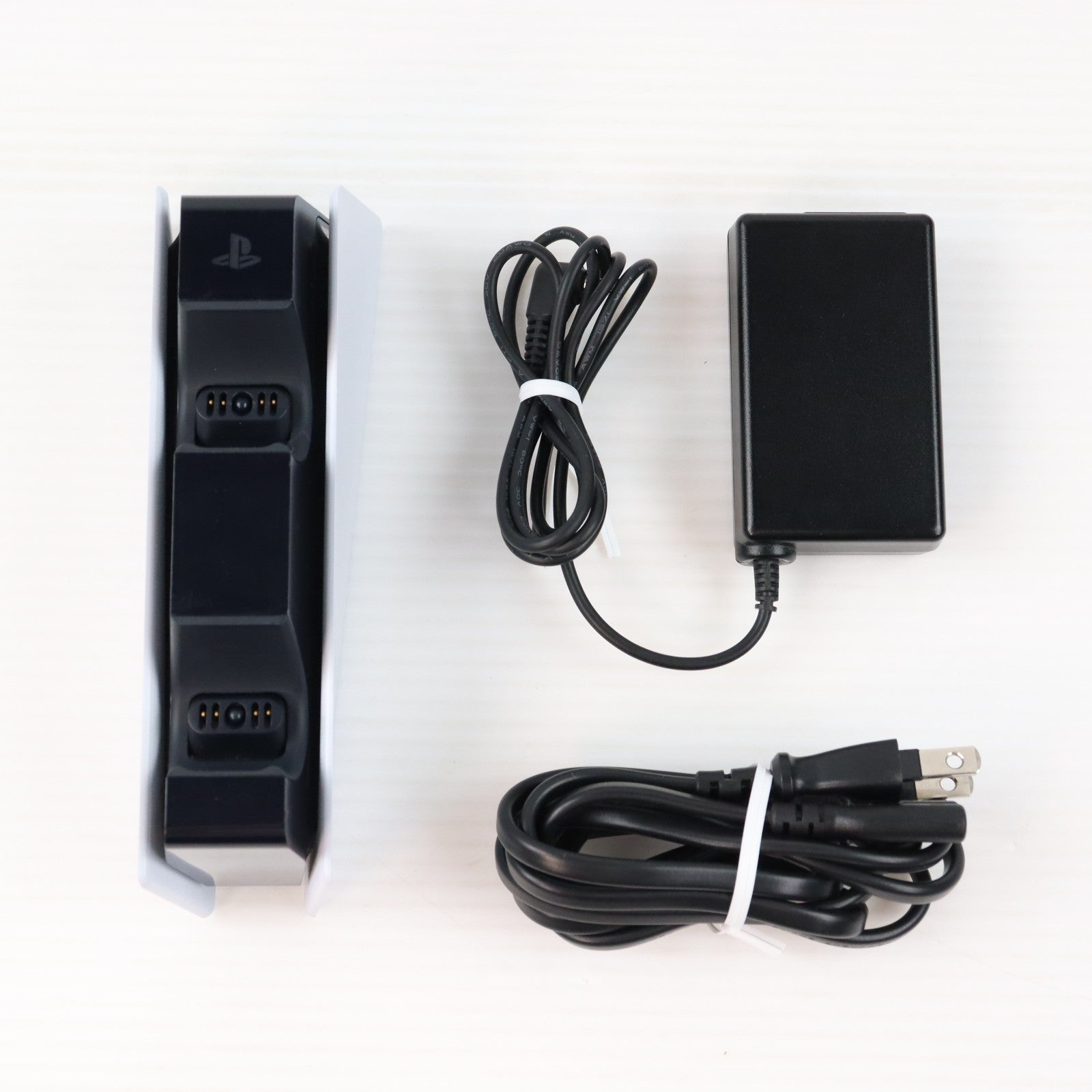 【中古即納】[ACC][PS5] DualSense(デュアルセンス) 充電スタンド SIE(CFI-ZDS1J)(20201112)