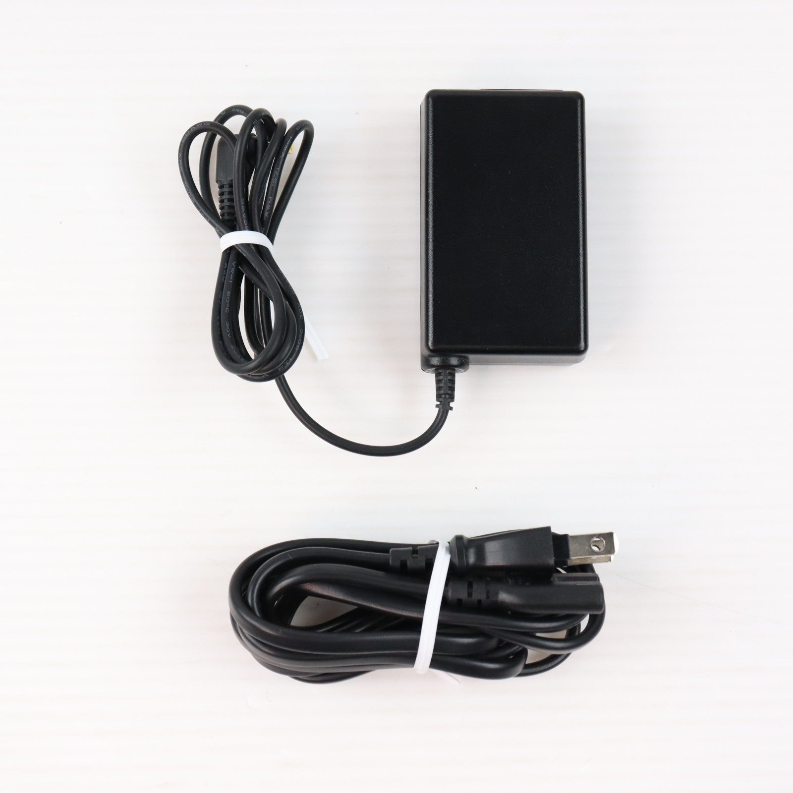 【中古即納】[ACC][PS5] DualSense(デュアルセンス) 充電スタンド SIE(CFI-ZDS1J)(20201112)