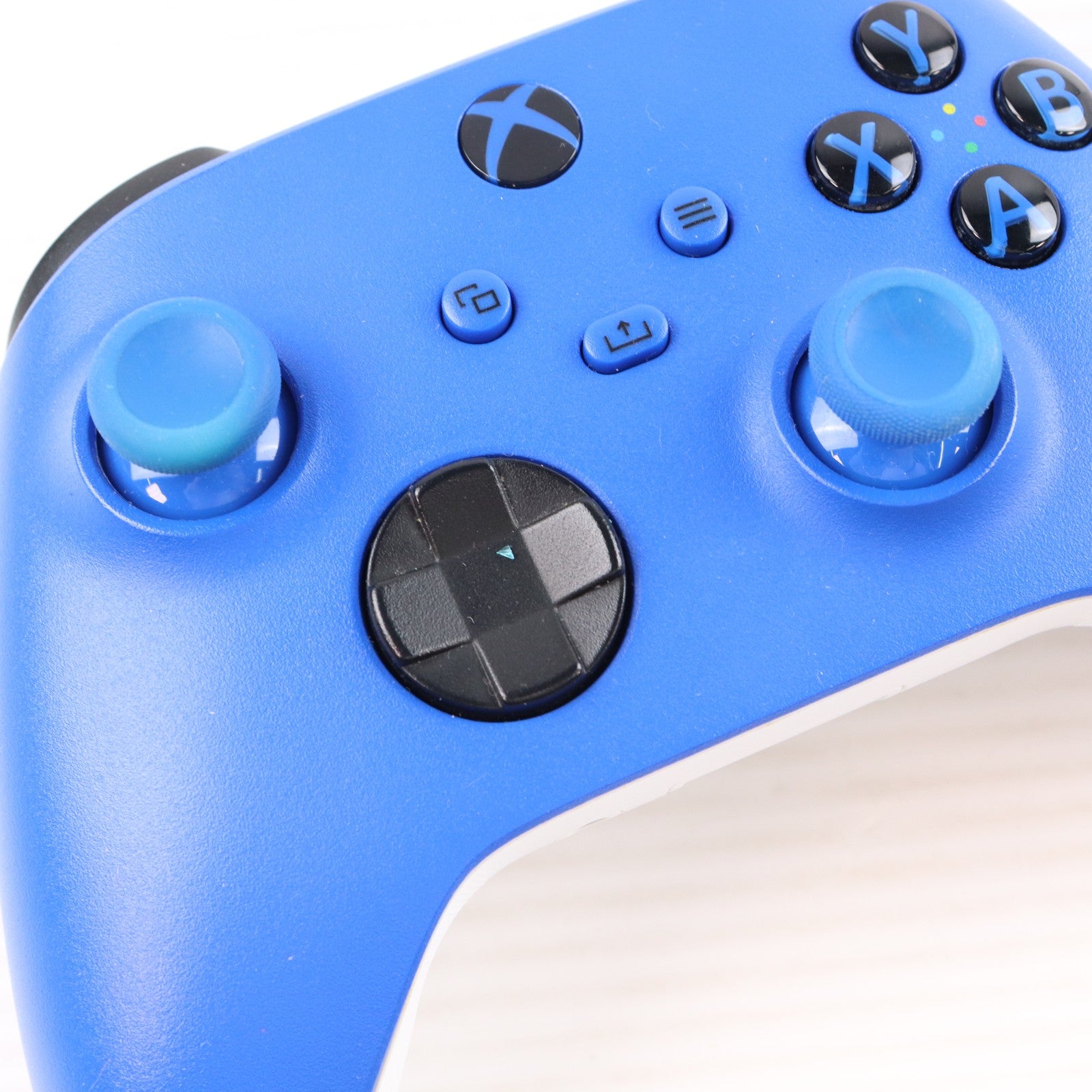 【中古即納】[ACC][XboxX/S] Xbox ワイヤレスコントローラー(ショックブルー) 日本マイクロソフト(QAU-00006)(20230331)