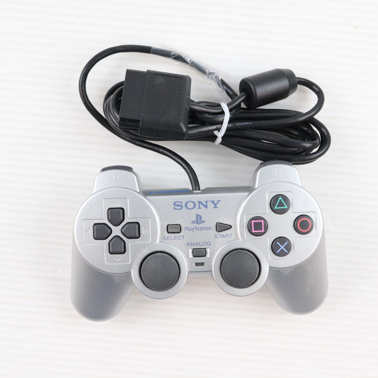 【中古即納】[ACC][PS2] アナログコントローラ デュアルショック2(DUALSHOCK2) サテン・シルバー SCE(SCPH-10010SS)(20051123)