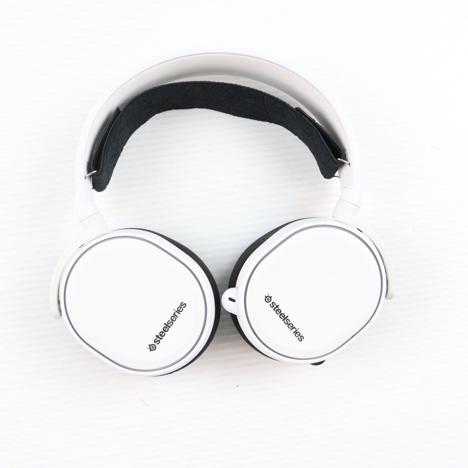 【中古即納】[ACC][PS5] SteelSeries ゲーミングヘッドセット(マイク付き・有線・密閉型) Arctis 5 ホワイト SteelSeries(スティールシリーズ)(61507)(20170430)