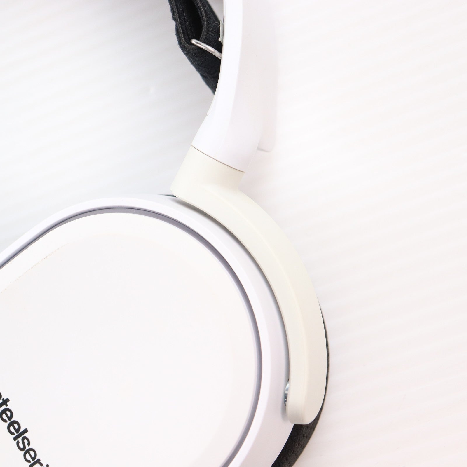 【中古即納】[ACC][PS5] SteelSeries ゲーミングヘッドセット(マイク付き・有線・密閉型) Arctis 5 ホワイト SteelSeries(スティールシリーズ)(61507)(20170430)