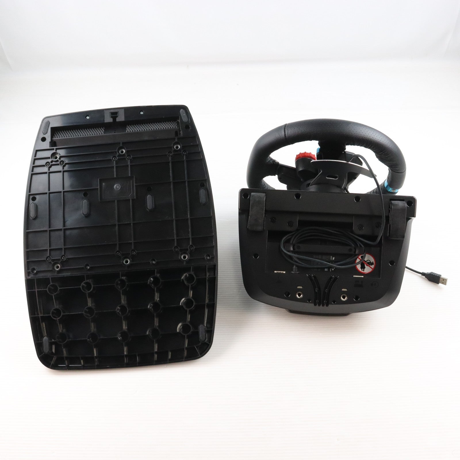 【中古即納】[ACC][PS4] G29 ドライビングフォース ソニーライセンス商品 Logicool(ロジクール)(LPRC-15000)(20150625)