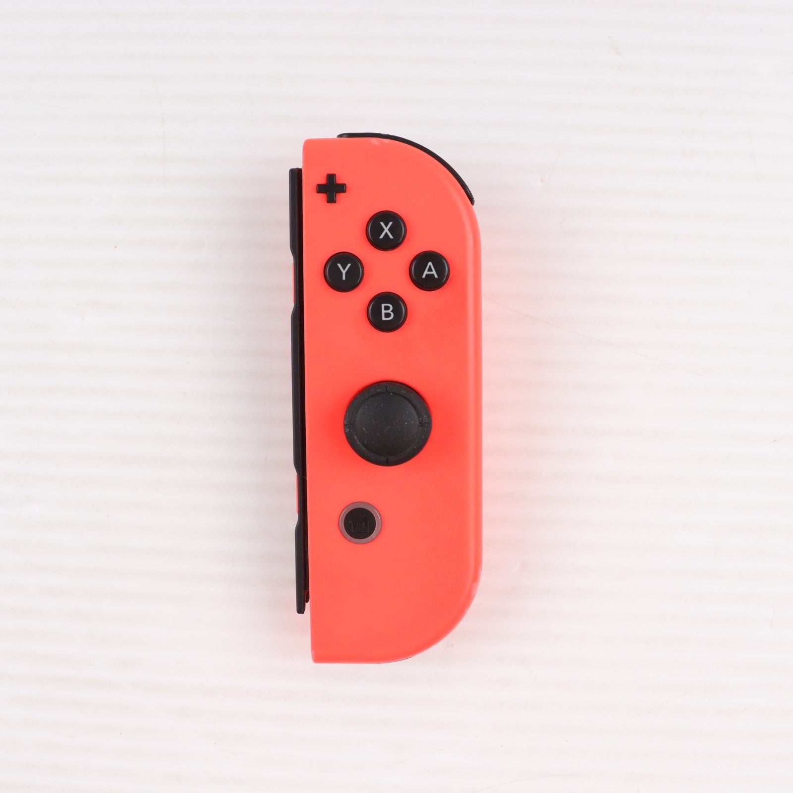 【中古即納】[ACC][Switch] Joy-Con(R) ネオンレッド(ジョイコンR ネオンレッド) 任天堂(HAC-A-JRPAA)(20170303)