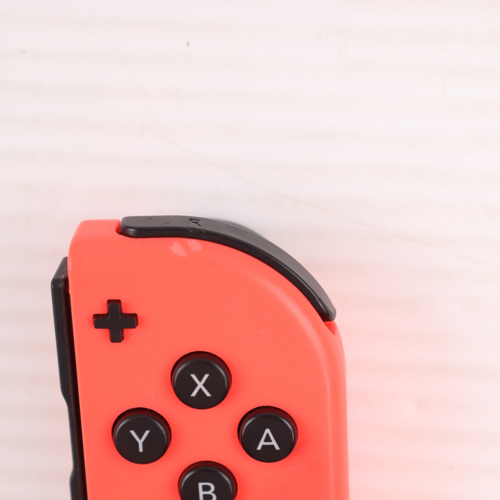 【中古即納】[ACC][Switch] Joy-Con(R) ネオンレッド(ジョイコンR ネオンレッド) 任天堂(HAC-A-JRPAA)(20170303)