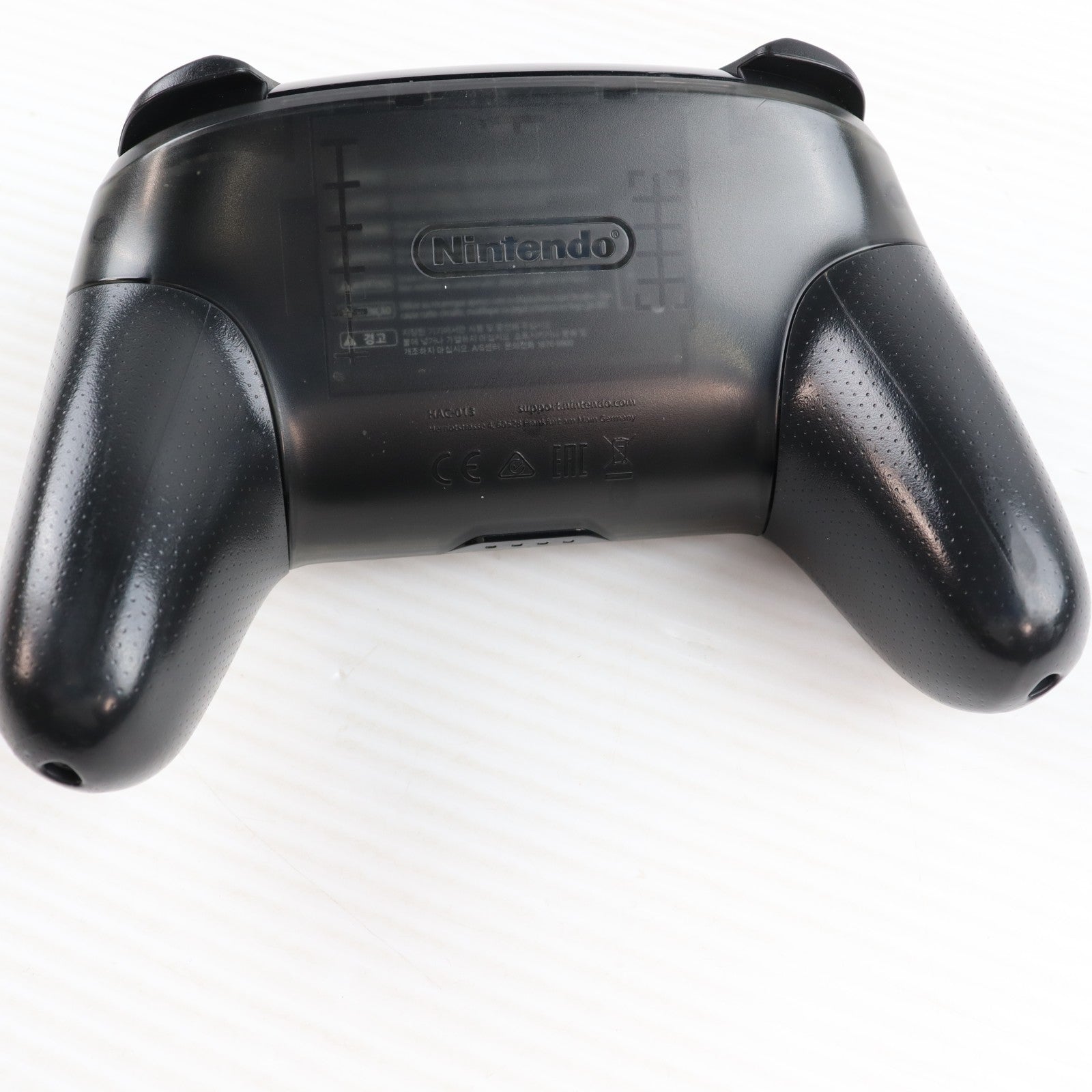 【中古即納】[ACC][Switch] (USB充電ケーブル無し) Nintendo Switch Proコントローラー(ニンテンドースイッチ プロコントローラー) 任天堂(HAC-A-FSSKA)(20170303)