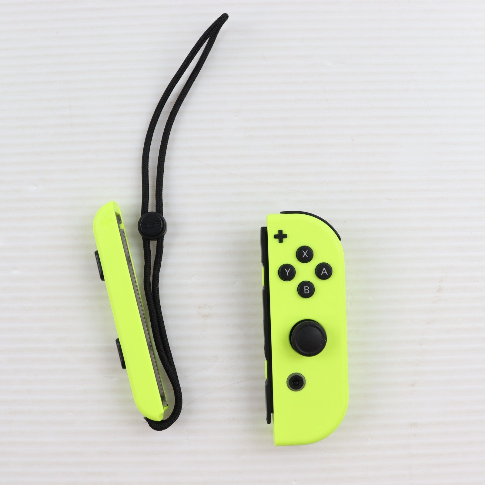 【中古即納】[ACC][Switch] マイニンテンドーストア限定 Joy-Con(R) ネオンイエロー(ジョイコンR ネオンイエロー) 任天堂(HAC-A-JRYAA)(20170616)