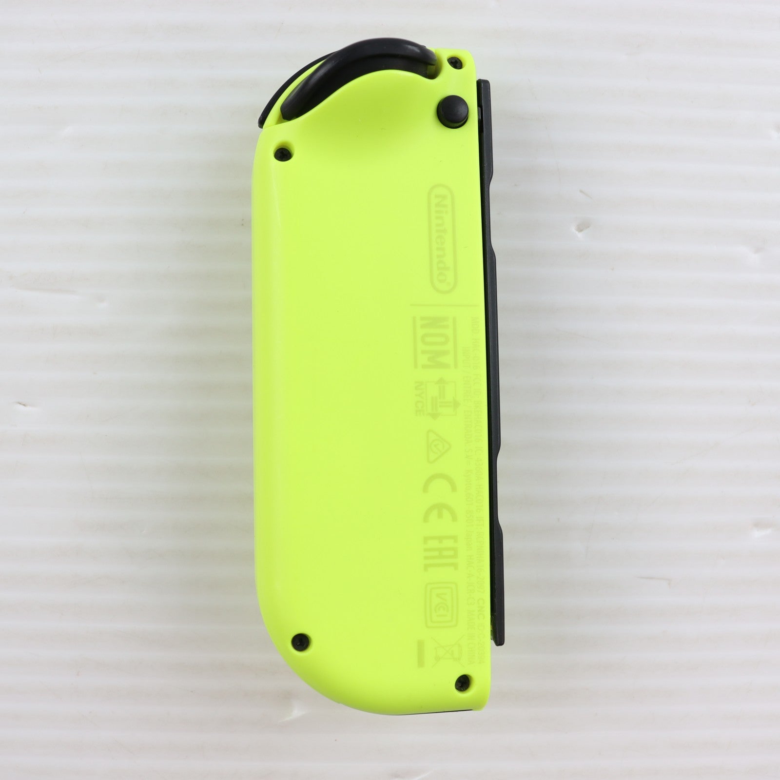 【中古即納】[ACC][Switch] マイニンテンドーストア限定 Joy-Con(R) ネオンイエロー(ジョイコンR ネオンイエロー) 任天堂(HAC-A-JRYAA)(20170616)