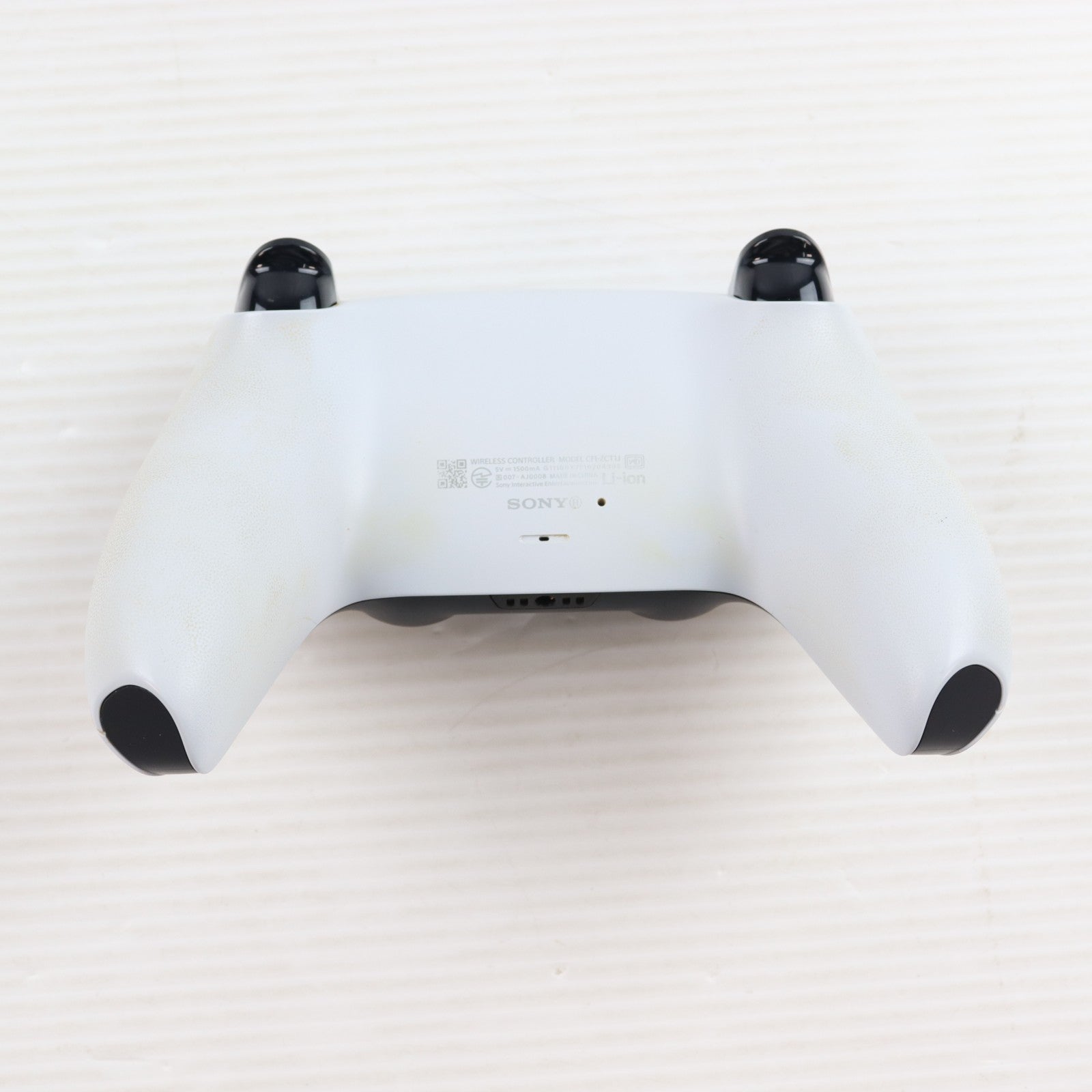 【中古即納】[ACC][PS5] DualSense(デュアルセンス) ワイヤレスコントローラー SIE(CFI-ZCT1J)(20201112)