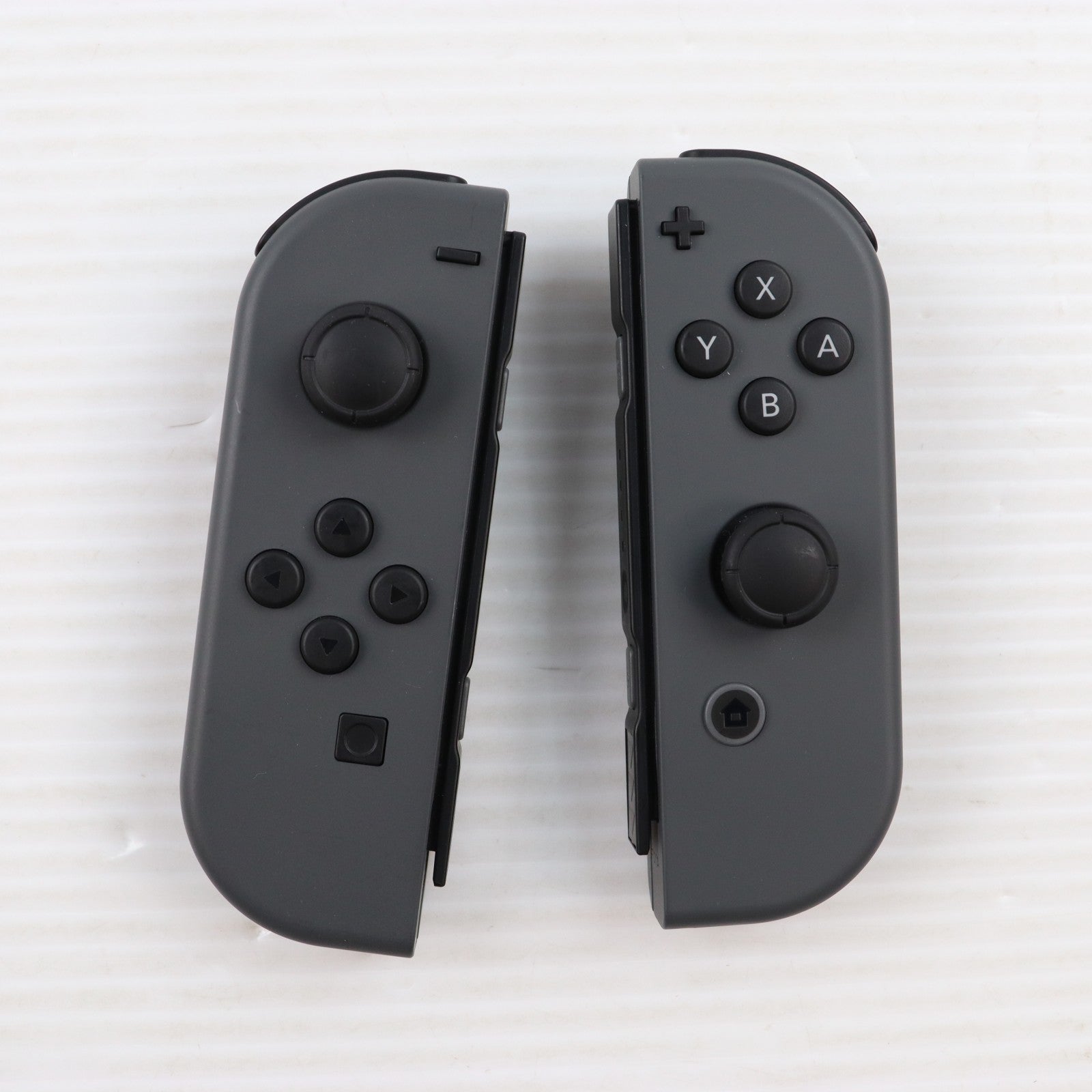 【中古即納】[ACC][Switch] Joy-Con(L)/(R) グレー(ジョイコンL/R グレー) 任天堂(HAC-A-JAAAA)(20170303)