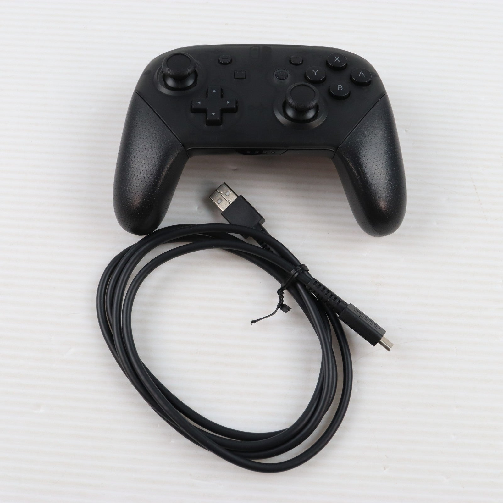 【中古即納】[ACC][Switch] Nintendo Switch Proコントローラー(ニンテンドースイッチ プロコントローラー) 任天堂(HAC-A-FSSKA)(20170303)