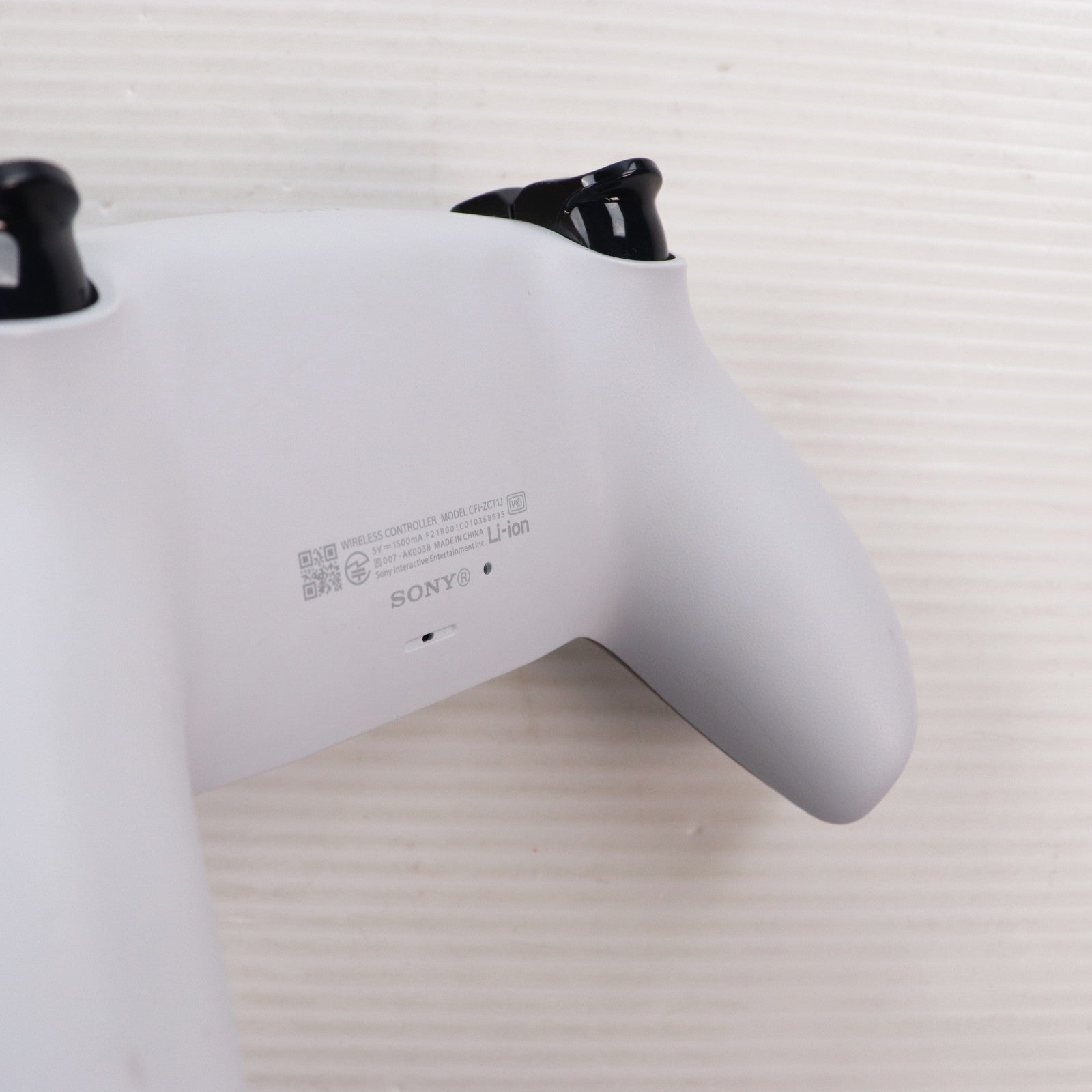 【中古即納】[ACC][PS5] DualSense(デュアルセンス) ワイヤレスコントローラー SIE(CFI-ZCT1J)(20201112)